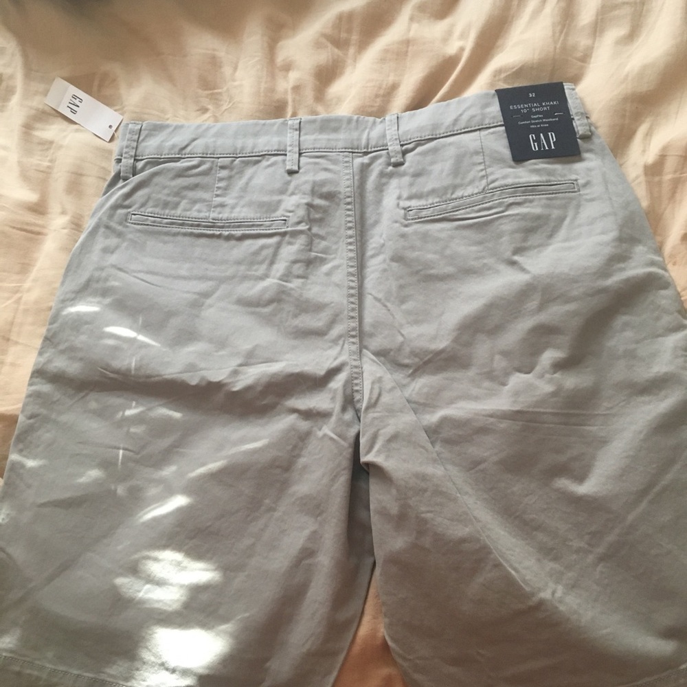 Gap men short